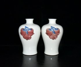 清康熙青花釉里红桃纹梅瓶一对17.5×11厘米