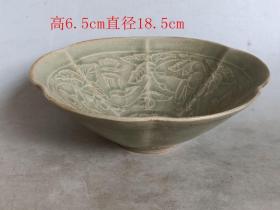 宋代龙泉窑瓷碗