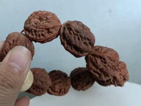 乡下收的清代一串 核 雕手串