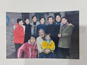 演员 温玉娟、王劲松、冯国庆、李歌等电视剧《大哥》剧照  五寸照片1张