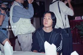 著名演员 潘粤明 在2001年金鸡百花奖上 6寸照片（15*10cm）原底片重印