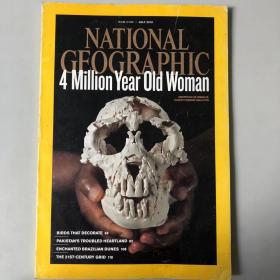 《NATIONAL GEOGRAPHIC》美国国家地理杂志  期刊 2010年7月 英文版EVOLUTIONARY ROAD BOWERBIRDS PAKISTAN BRAZILIAN DUNES 201007NG K1#