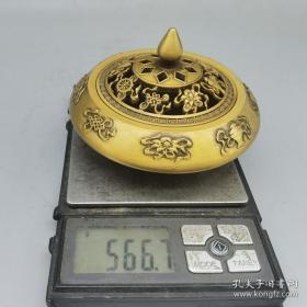 精品铜器 黄铜雕刻香炉，器型厚重，形制端正；包浆温润，色泽雅致，古意盎然，品相极好
