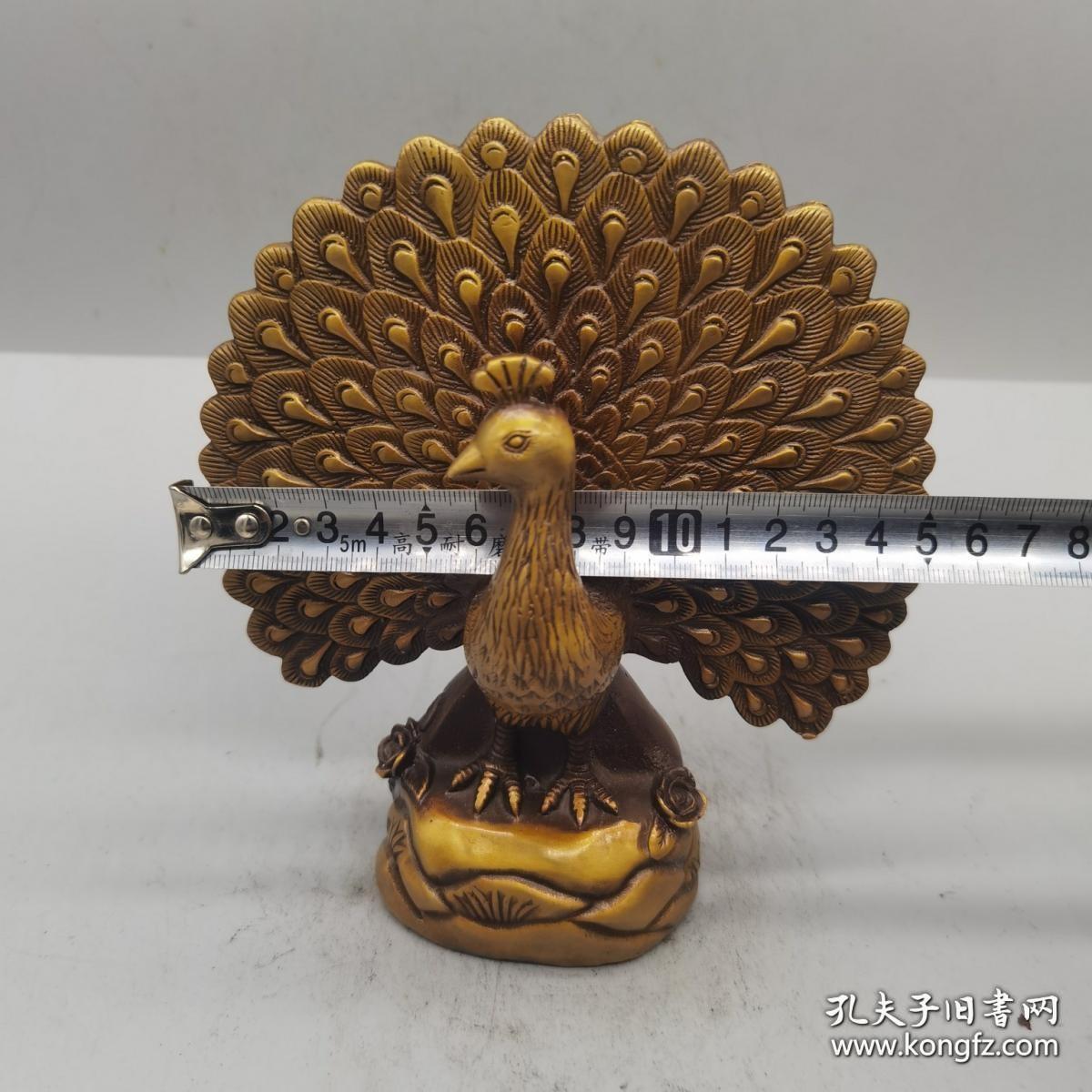 精品铜器 黄铜孔雀摆件，器型优美厚重，包浆自然温润，保存良好