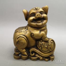 精品铜器 黄铜招财猪，形制端正；包浆温润，通体光素，色泽雅致