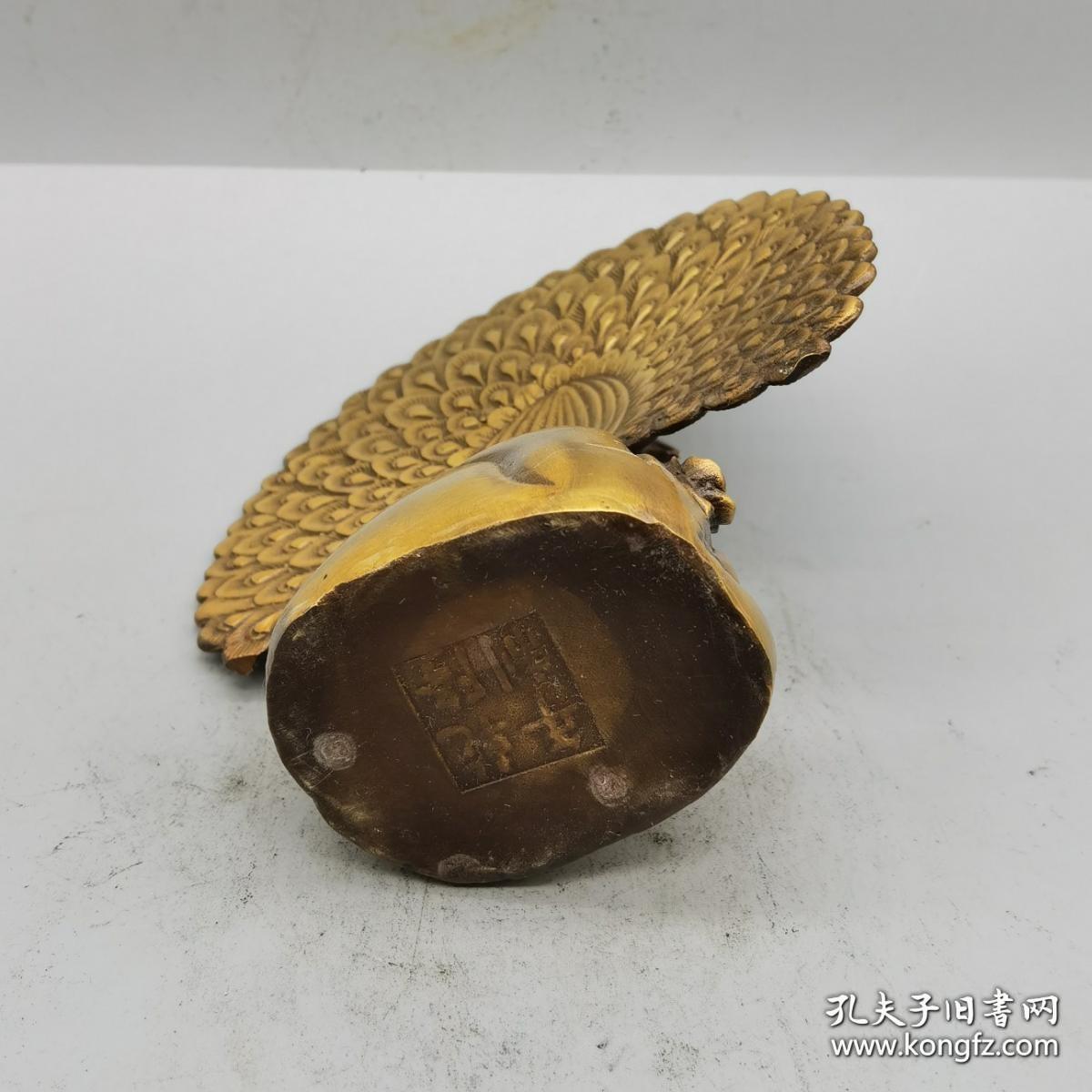 精品铜器 黄铜孔雀摆件，器型优美厚重，包浆自然温润，保存良好