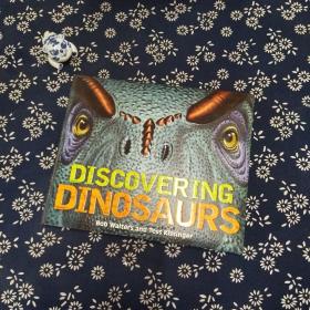 DISCOVERING DINOSAURS