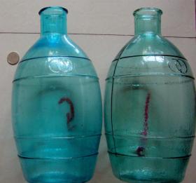 老 玻璃大油瓶2个