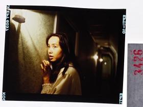天 3426北京电影制片厂剧照 海报用图反转片 老表演艺术家明星美女 《神秘夫妻》是李子羽执导的剧情片，由蒋雯丽、贾宏声、赵成顺主演，于一九九一年上映---