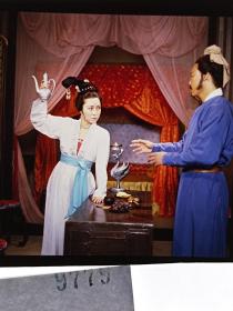 9779 北京电影制片厂剧照 海报用图反转片 老表演艺术家明星美女 《侠骨风流》是李洪生执导，董洪林 、杨凤一主演的古装武打片。影片讲述了一代名将尉迟恭的故事。该片于1992年