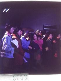 8053 北京电影制片厂剧照 海报用图反转片 老表演艺术家明星美女  《婚礼》  1979年 是段吉顺执导，刘晓庆、徐敏、于绍康、张雁、黄小雷主演的剧情片