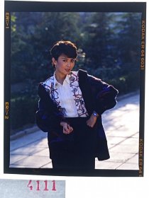 天4111八九十年代 美女 明星照片反转片一张 挂历出版用图 ----知性美