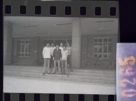 265 老照片底片 八十年大学生活系列 四川大学 恰同学少年 寝室门前