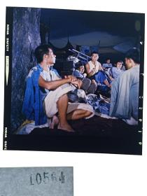 10564  北京电影制片厂剧照 海报用图反转片 老表演艺术家明星美女 《甜蜜的事业》 谢添执导的喜剧影片，由马琳、凌元、李秀明、李连生主演，于1979年上映