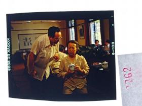 天-2762  最早的反腐剧 北京电影制片厂  海报用图反转片 老表演艺术家明星美女《九千六百万双眼睛》由刘淑安、郑建民执导，王志刚、姜黎黎等主演 一九九零年---李启明