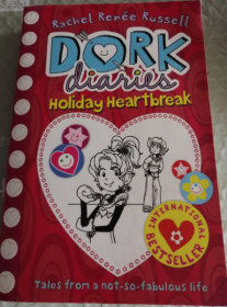 6 Dork Diaries: Holiday Heartbreak 少儿读物 9780857079381