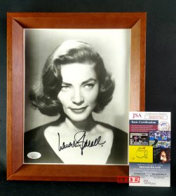 “百年来最伟大的女演员第20位” 劳伦·白考尔 亲笔签名照片（照片约10英寸，附框） 由三大签名鉴定公司之一JSA提供鉴定