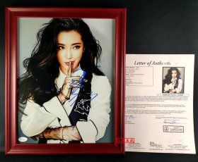 “华语内地著名女星” 李冰冰 签名14寸大尺幅宣传照（照片约14英寸，附框） 由三大签名鉴定公司之一JSA提供鉴定