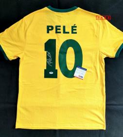 "球王" 贝利 亲笔签名巴西国家队球衣 由三大签名鉴定公司之一PSA/DNA现场见证鉴定
