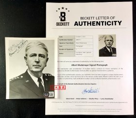 “盟军中国战区参谋长” 魏德迈 亲笔签名戎装照 由三大权威鉴定公司之一Beckett（BAS）提供鉴定
