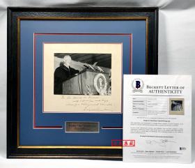 “从五星上将到美国总统” 艾森豪威尔 亲笔签名照片（已装裱附框） 由三大签名鉴定公司之一Beckett（BAS）提供鉴定