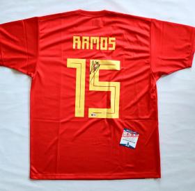 “皇马俱乐部及西班牙国家队队长” 拉莫斯 签名西班牙国家队球衣 由三大签名鉴定公司之一Beckett（BAS）鉴定