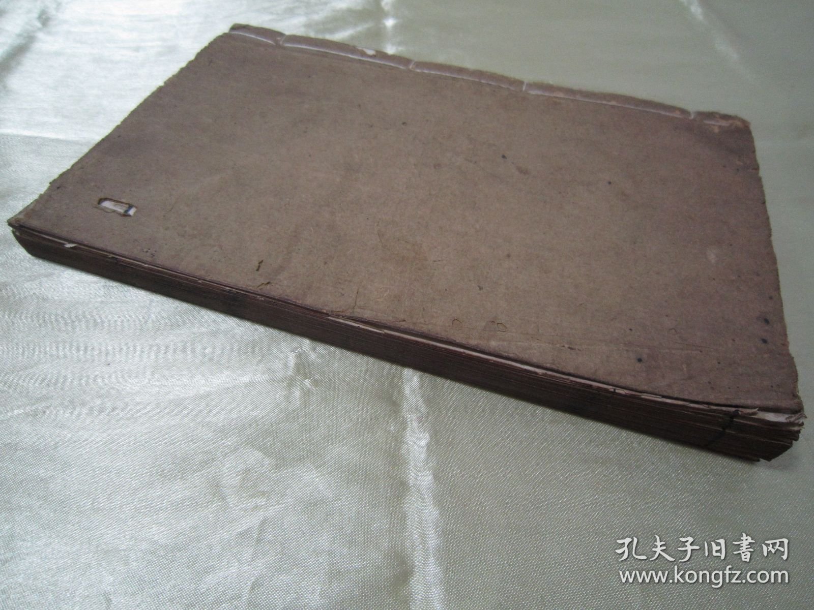 稀见清光绪丁亥（1887）“脉望仙馆”白纸线装精印《宋本十三经注疏附校勘记 周易》（宋本周易注疏附校勘记），全十卷，32开白纸线装一厚册。此为中华传统国学经典读本，刊印精美，校印俱佳，版本罕见，品如图。