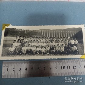 老照片《梅心实口留影》1963年