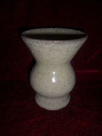 开片白釉《尊》