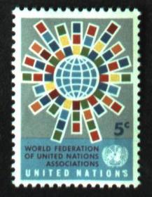 1966年联合国协会世界联合会一枚，地球和联合国成员旗帜