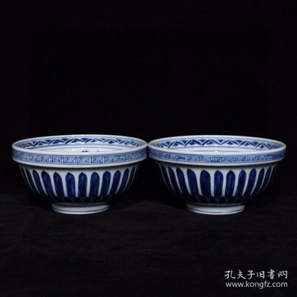 明宣德青花花卉纹折腰碗