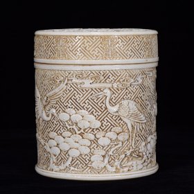 清王炳荣作雕刻松鹤纹茶叶罐