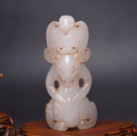 和田玉英雄 规格: 8.3×3.7×2.1厘米 重 72克