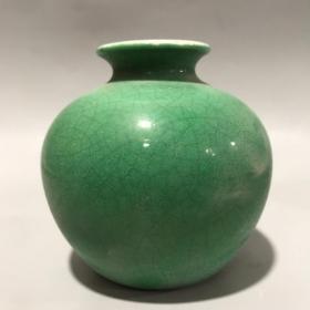 回流  绿哥釉笔洗， 胎质细腻  品相完好
高8cm 宽8.5cm