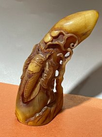 旧藏 天然老牛角，牦牛角雕刻一鸣惊人摆件
长 11.5cm 宽6cm 重72g