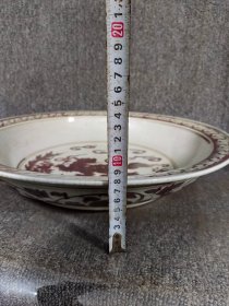 釉里红盘子
口径45cm
高度8cm