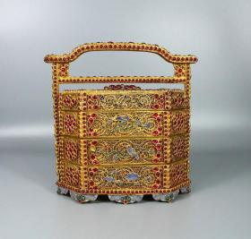 清代银鎏金镶红宝石食盒