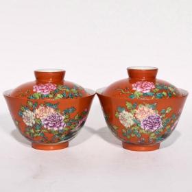 雍正官窑矾红粉彩花卉纹盖碗