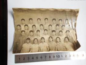 老照片【60年代，南京工学院，戴毛主席像章同学合影】