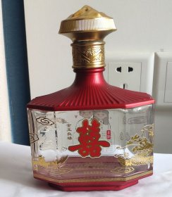 《五谷宴》----双喜酒瓶