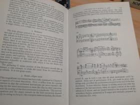 A COMPANION TO MOZART'S PIANO CONCERTOS  《莫扎特钢琴协奏曲的伴奏》  精装带书衣