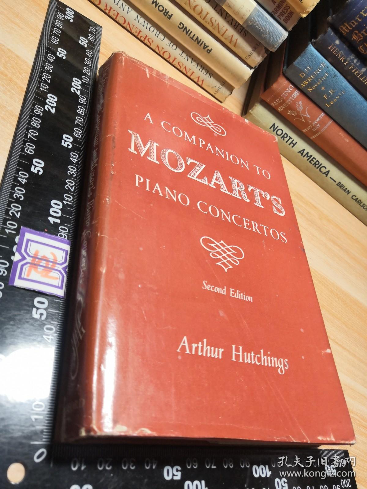 A COMPANION TO MOZART'S PIANO CONCERTOS  《莫扎特钢琴协奏曲的伴奏》  精装带书衣