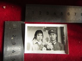 云南老照片系列，六七十年代，解放军结婚照