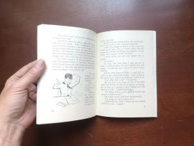 《宝葫芦的秘密》（英文版）（插图本）（全一冊），外文出版社1979年平裝32開、一版一印、私人藏書、包順丰！