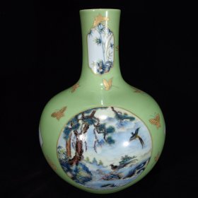 清乾隆单色釉开窗花鸟花蝶纹天球瓶38×26厘米，￥6000