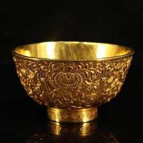 乡下收老纯铜纯手工打造鎏金碗
重693克   直径13.5厘米   高7厘米
600元
005099