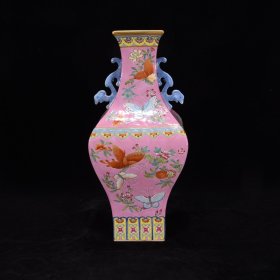 清乾隆粉红花蝶纹箱器双耳瓶31×14×14厘米，￥5400