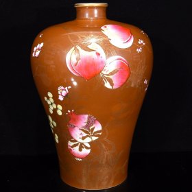 清乾隆单色釉三果梅瓶34×23厘米，￥5100