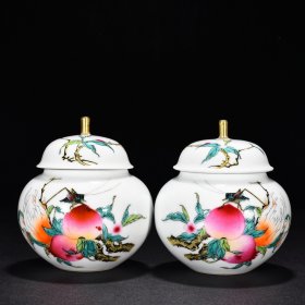 清乾隆珐琅彩描金福寿如意盖罐 高11.5厘米 宽11.5厘米 1365元