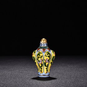 清乾隆粉彩描金花卉纹鼻烟壶 高8厘米 宽5厘米 293元